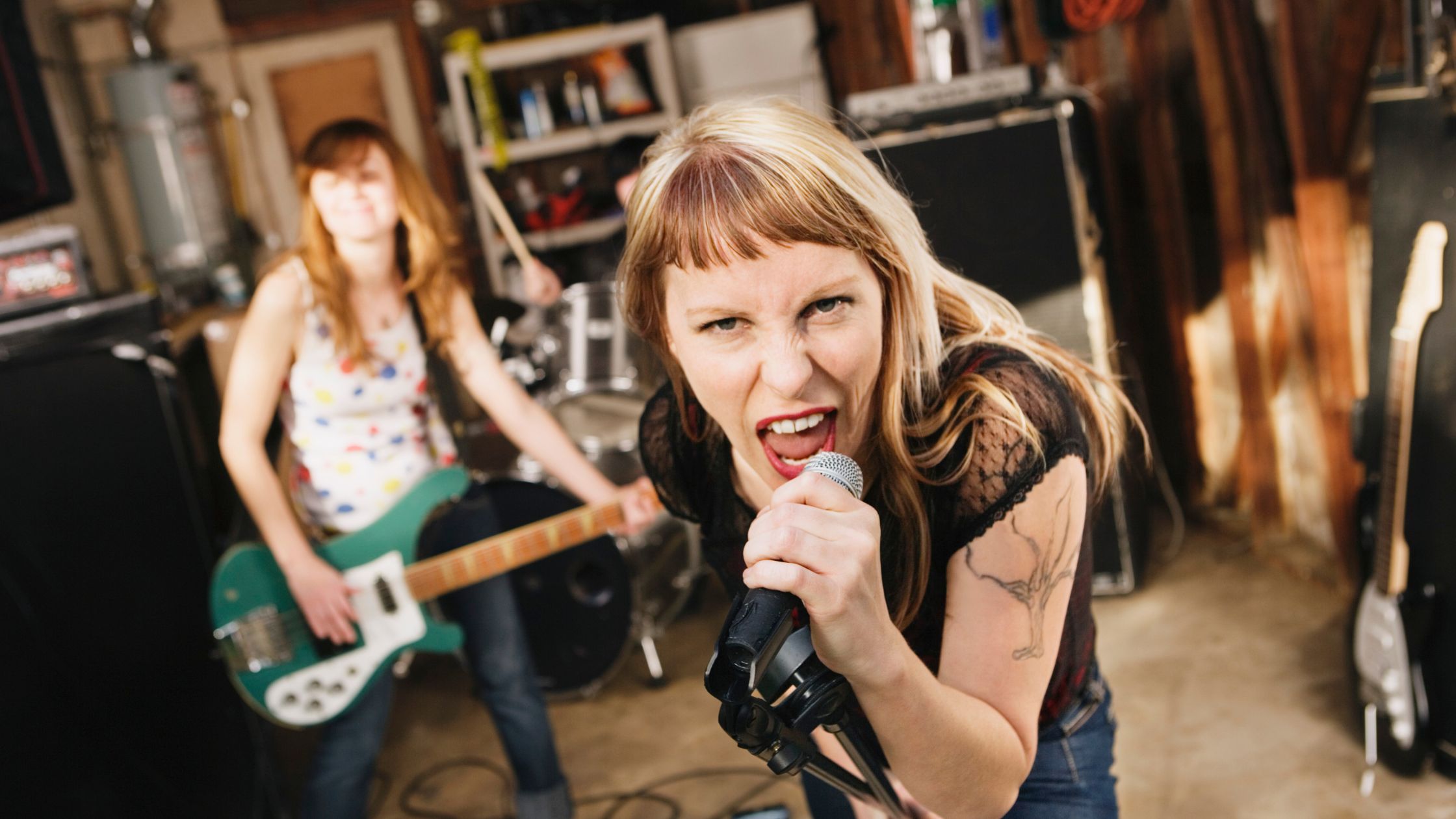 Woman in rock band